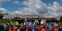 Representantes do Sincomerciários participam de manifestação em Brasília