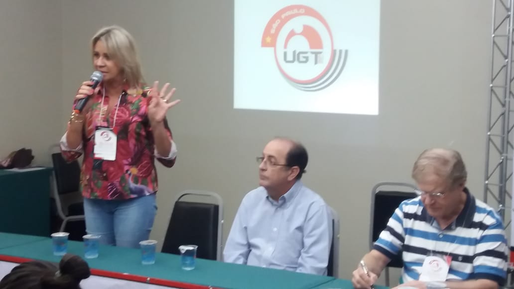 A presidente Márcia Caldas junto aos colaboradores do Sincomerciários Rio Preto presenciam o Seminário. "A UGT São Paulo sai na frente quando pensa em capacitar os sindicatos filiados. Hoje, mais do que nunca, temos que ter ferramentas para podermos sair a campo, fazer a sindicalização e buscar essa tão difícil conquista para o trabalhador do nosso sindicato. Nós precisamos ter pessoas que realmente saibam abordar e passar para o trabalhador o que é o trabalho do Sindicato e a importância para a sua vida", ressalta a presidente.