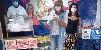 imagem - Mamães comerciárias ganham vales e cestas