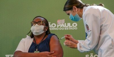 imagem - SP continua vacinação hoje, com 30 mil profissionais de saúde do HC
