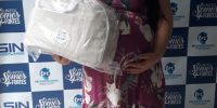 Comerciárias recebem kit maternidade no Centro de Benefícios