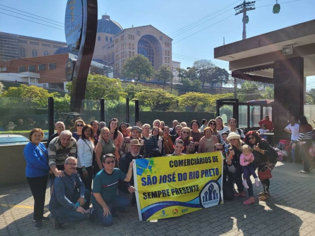 Romeiros de Rio Preto se hospedaram em frente ao Santuário de Aparecida.