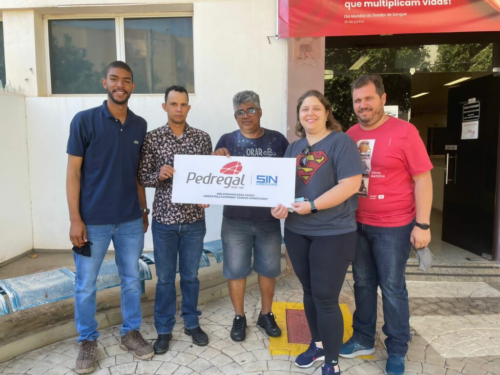 Colaboradores da empresa Pedregal Pedras foram até o Hemocentro em apoio à campanha Sangue Comerciário