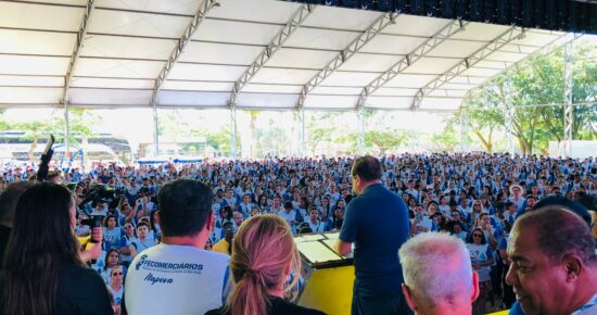 Comerciários de Rio Preto participam de evento estadual em comemoração ao Dia do Trabalhador no Parque Aquático
