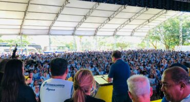 Comerciários de Rio Preto participam de evento estadual em comemoração ao Dia do Trabalhador no Parque Aquático