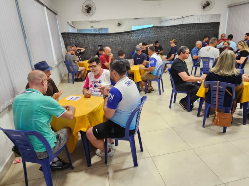 Dupla formada por Gabriel e Julio vence o Torneio de Truco 2025 do Sincomerciários de Rio Preto